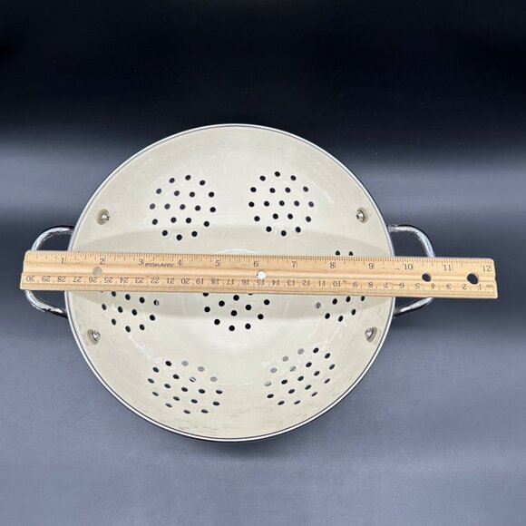 Vintage Colander Strainer 1980s Seashell Enamel Metal Cream Pink Nautical Beach - Picture 14 of 14